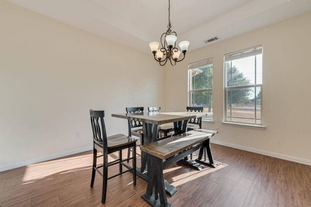 2121 N Mockingbird Lane, Midlothian, TX 76065 2121 N Mockingbird Lane, Midlothian, TX 76065
