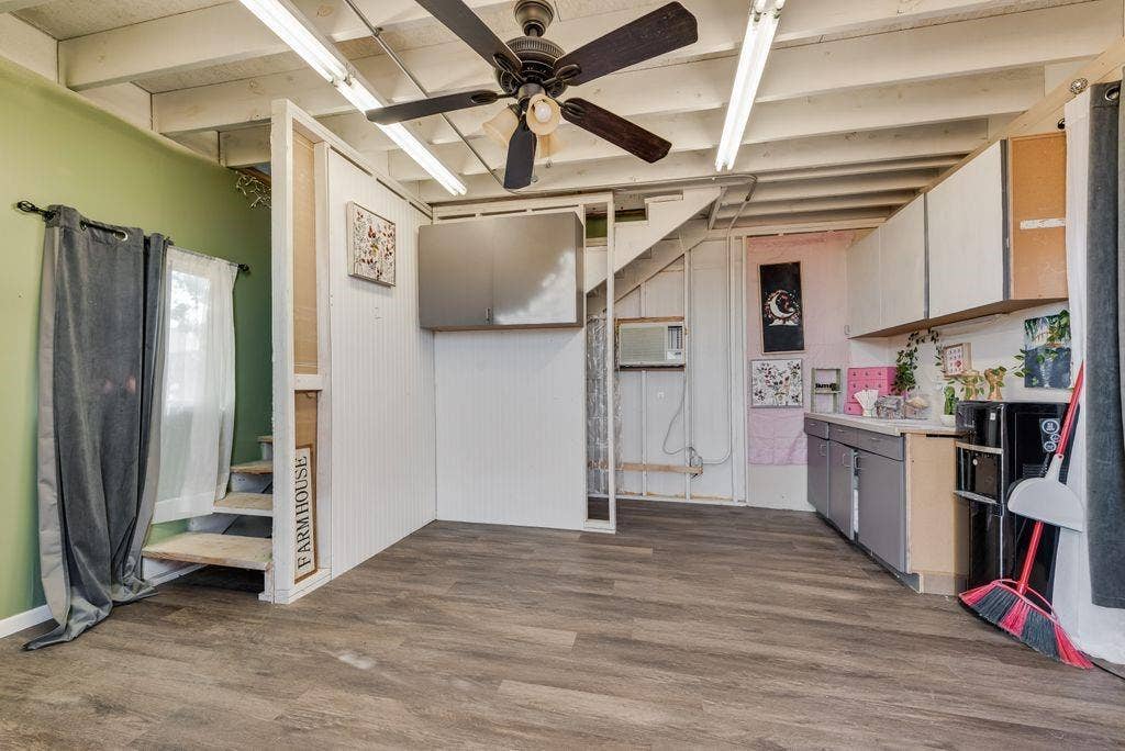 2121 N Mockingbird Lane, Midlothian, TX 76065 2121 N Mockingbird Lane, Midlothian, TX 76065