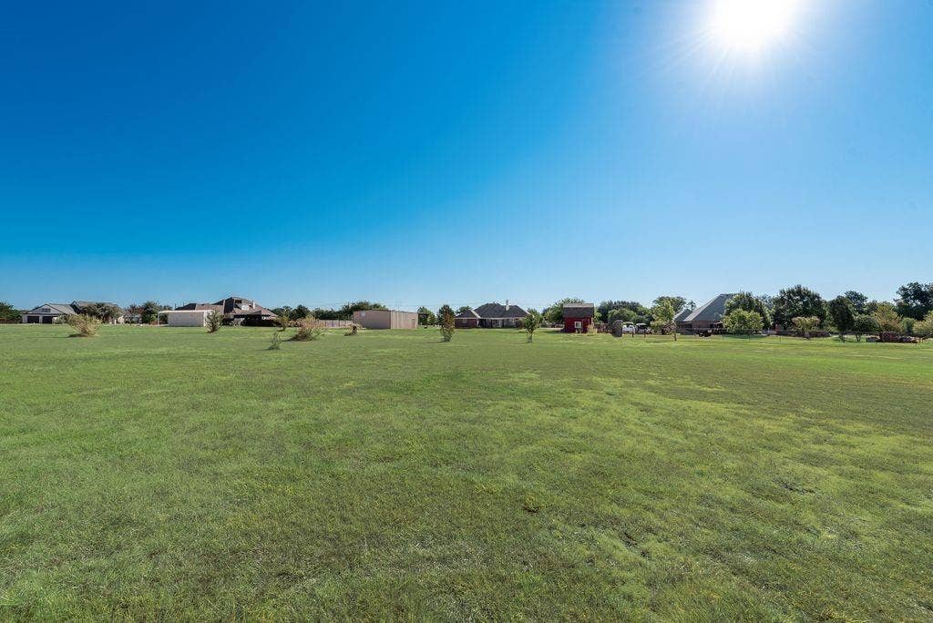 2121 N Mockingbird Lane, Midlothian, TX 76065 2121 N Mockingbird Lane, Midlothian, TX 76065