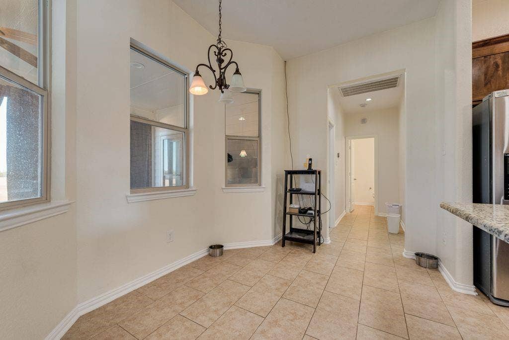 2121 N Mockingbird Lane, Midlothian, TX 76065 2121 N Mockingbird Lane, Midlothian, TX 76065