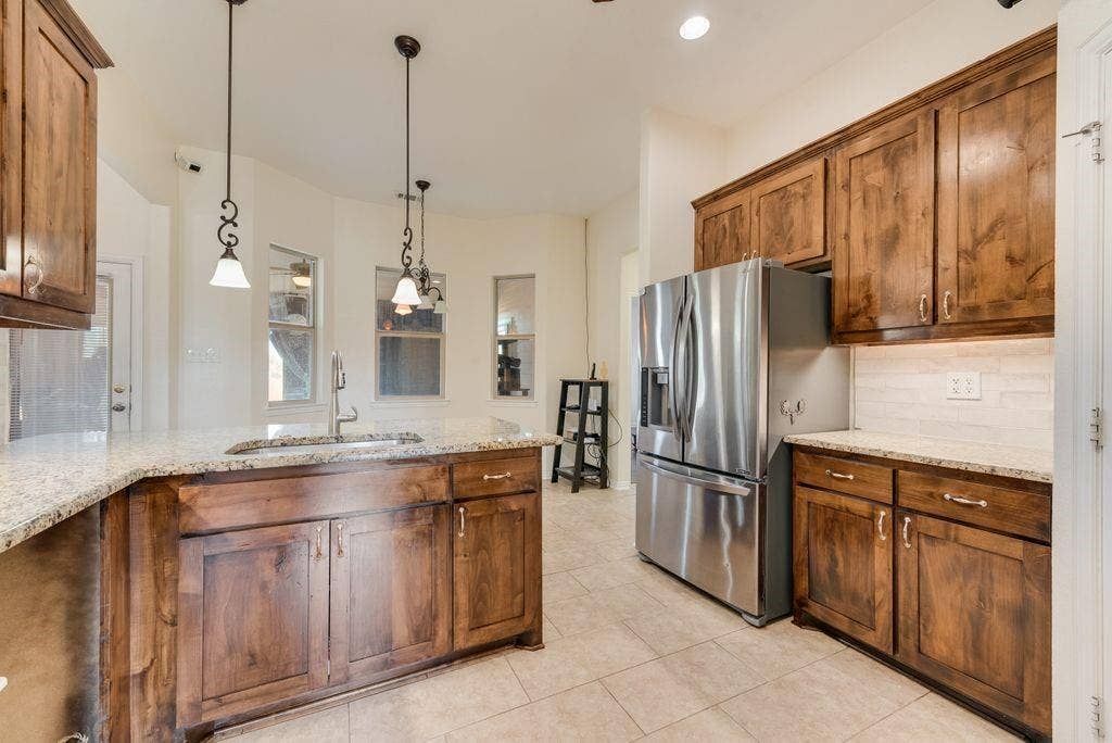 2121 N Mockingbird Lane, Midlothian, TX 76065 2121 N Mockingbird Lane, Midlothian, TX 76065