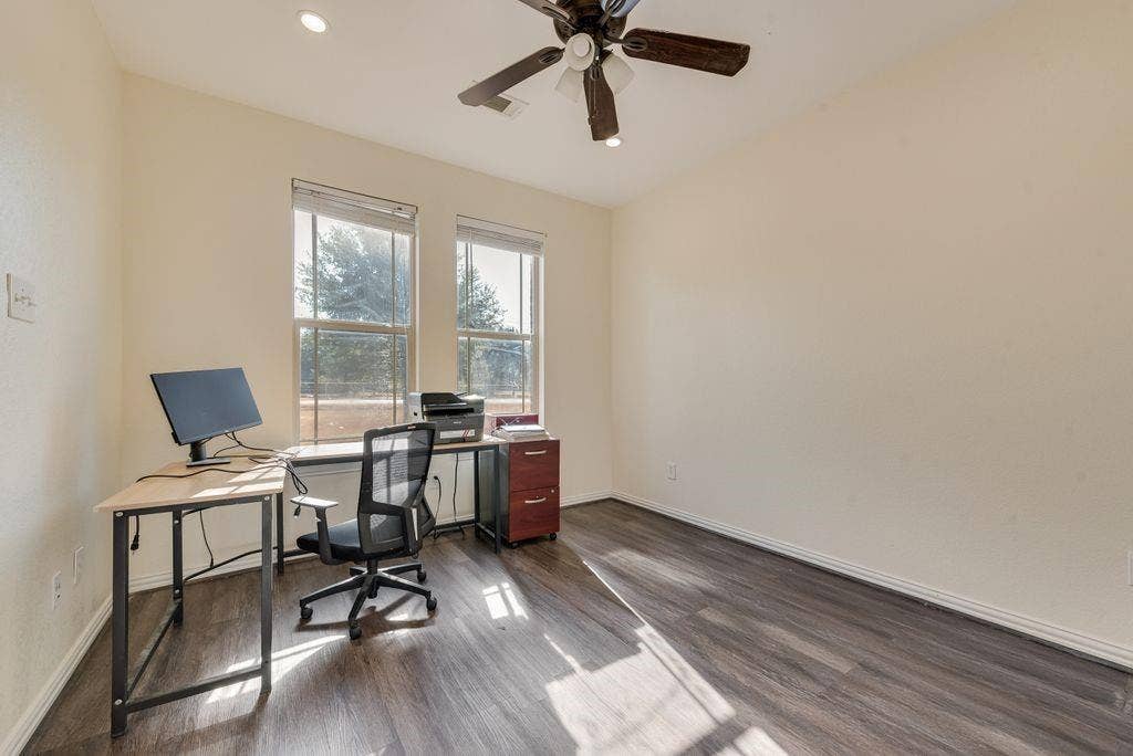 2121 N Mockingbird Lane, Midlothian, TX 76065 2121 N Mockingbird Lane, Midlothian, TX 76065