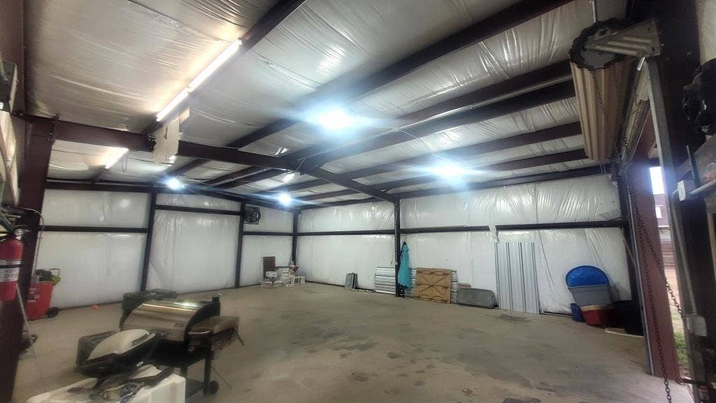 2121 N Mockingbird Lane, Midlothian, TX 76065 2121 N Mockingbird Lane, Midlothian, TX 76065
