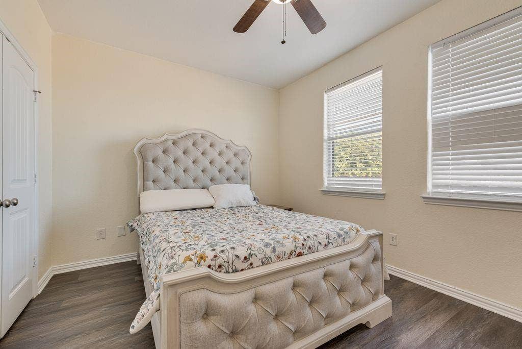 2121 N Mockingbird Lane, Midlothian, TX 76065 2121 N Mockingbird Lane, Midlothian, TX 76065