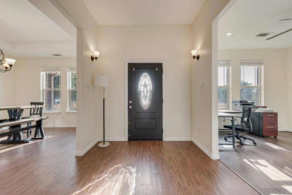 2121 N Mockingbird Lane, Midlothian, TX 76065 2121 N Mockingbird Lane, Midlothian, TX 76065