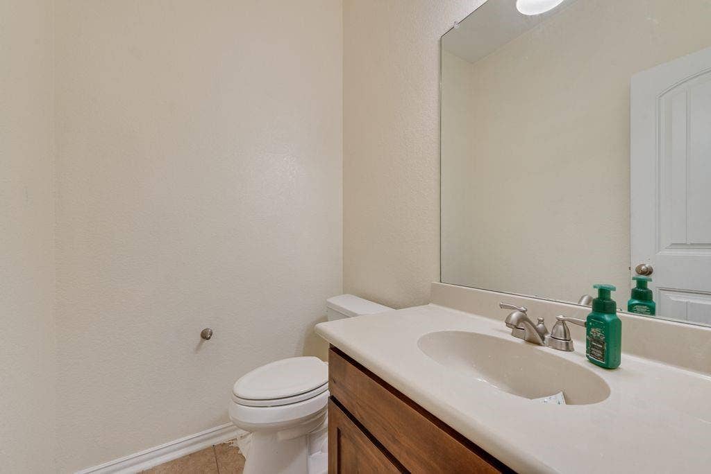 2121 N Mockingbird Lane, Midlothian, TX 76065 2121 N Mockingbird Lane, Midlothian, TX 76065