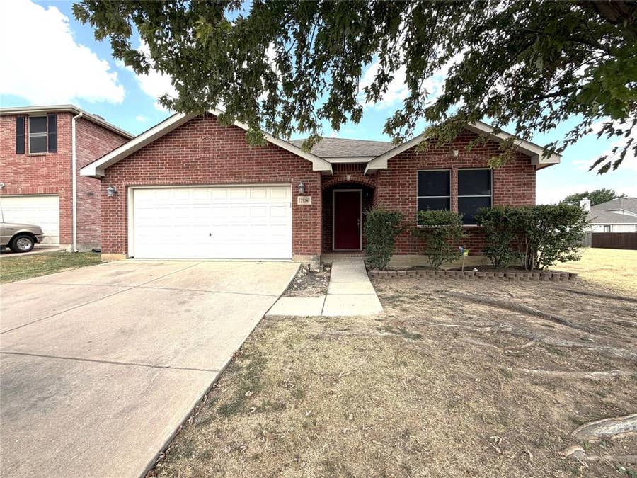 Property photo for 7536 Almondale Drive, Fort Worth, TX