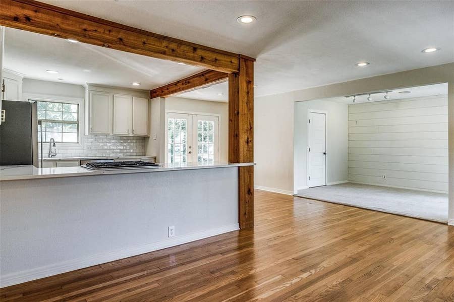 Property photo for 541 Parkhurst Drive, Dallas, TX