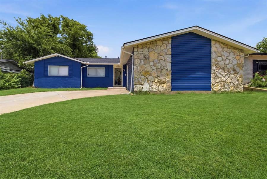 Property photo for 2729 Posey Drive, Irving, TX