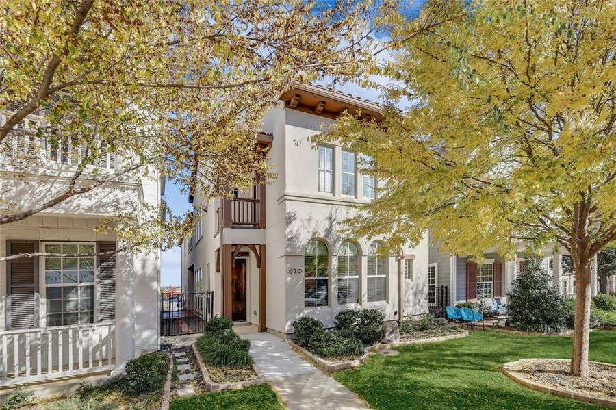 Property photo for 620 Surrey Lane, Flower Mound, TX