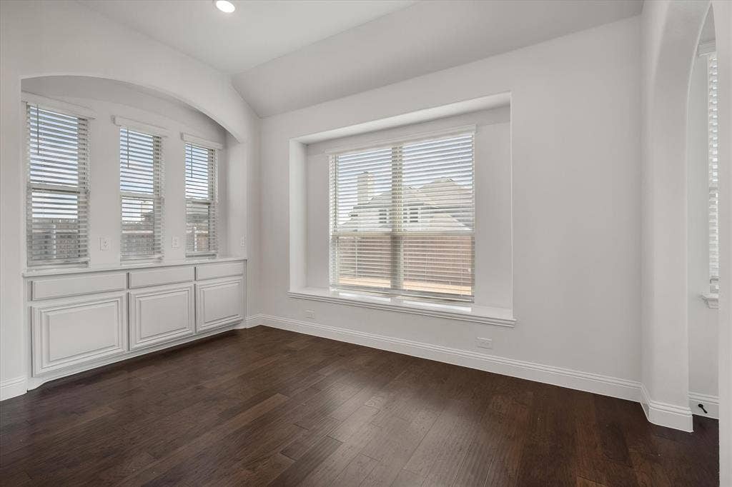 5626 Rutherford Drive, Midlothian, TX 76065 I love this little built-in under the windows — extra counter and storage space that catches all that natural light.