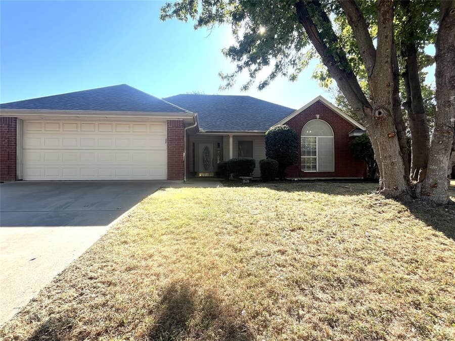 Property photo for 518 Wild Springs Drive, Midlothian, TX