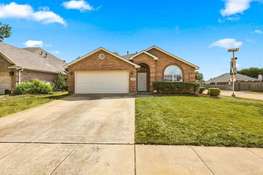 Property photo for 8900 San Joaquin Trail, Fort Worth, TX