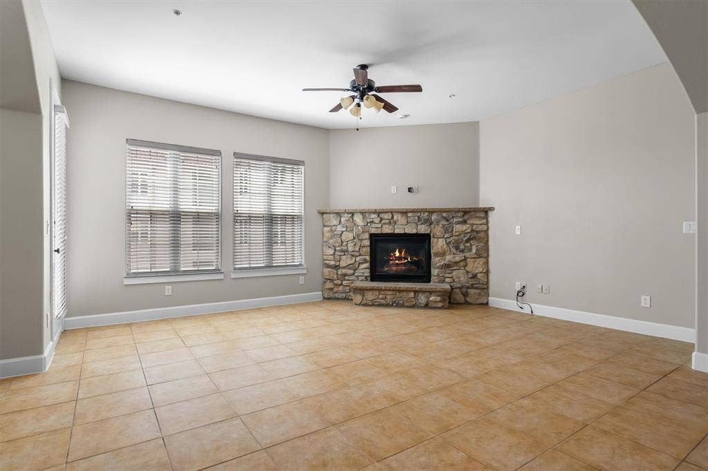 555 Via Amalfi, #312, Irving, TX 75039 555 Via Amalfi, #312, Irving, TX 75039