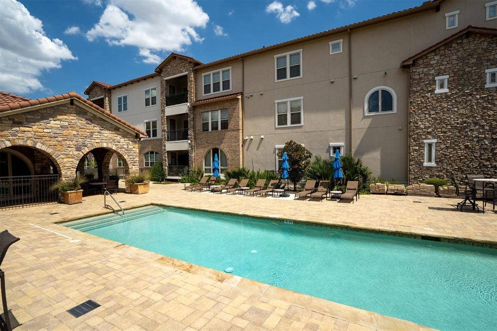 555 Via Amalfi, #312, Irving, TX 75039 555 Via Amalfi, #312, Irving, TX 75039