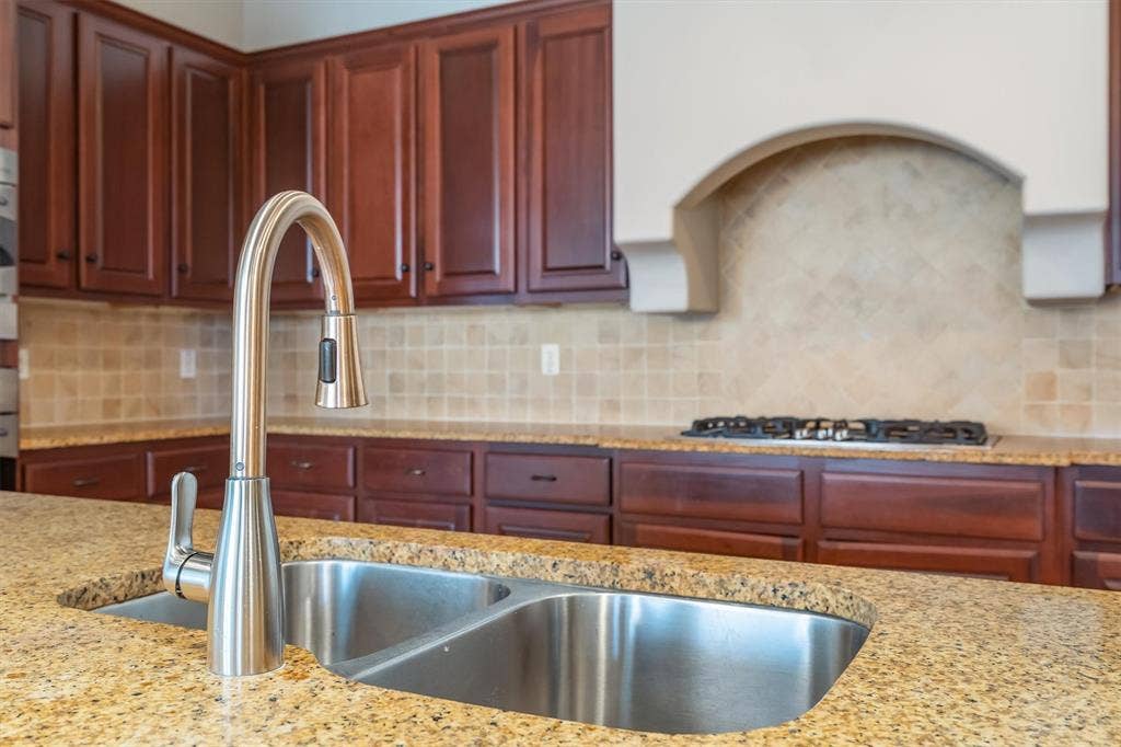 555 Via Amalfi, #312, Irving, TX 75039 555 Via Amalfi, #312, Irving, TX 75039