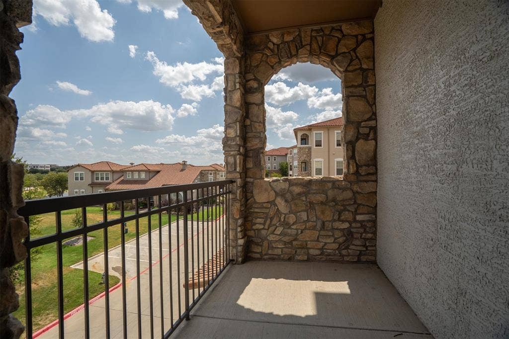 555 Via Amalfi, #312, Irving, TX 75039 555 Via Amalfi, #312, Irving, TX 75039
