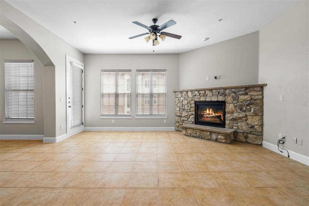 555 Via Amalfi, #312, Irving, TX 75039 555 Via Amalfi, #312, Irving, TX 75039