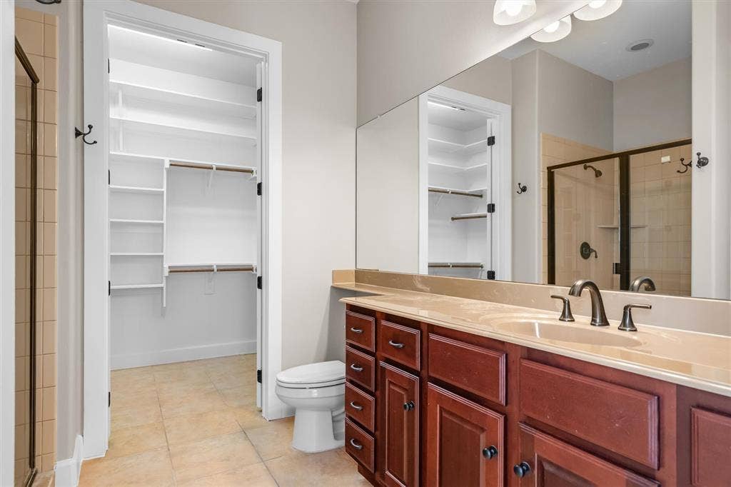 555 Via Amalfi, #312, Irving, TX 75039 555 Via Amalfi, #312, Irving, TX 75039