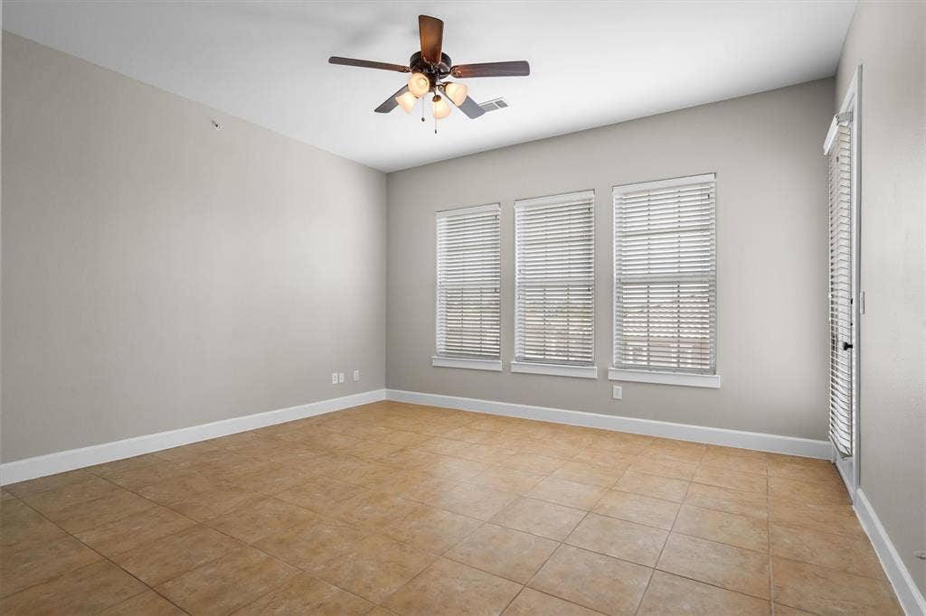 555 Via Amalfi, #312, Irving, TX 75039 555 Via Amalfi, #312, Irving, TX 75039