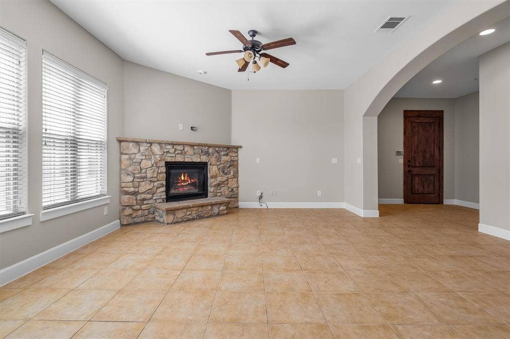 555 Via Amalfi, #312, Irving, TX 75039 555 Via Amalfi, #312, Irving, TX 75039