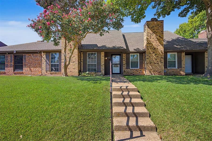 Property photo for 5013 Buttonwood Lane, Garland, TX