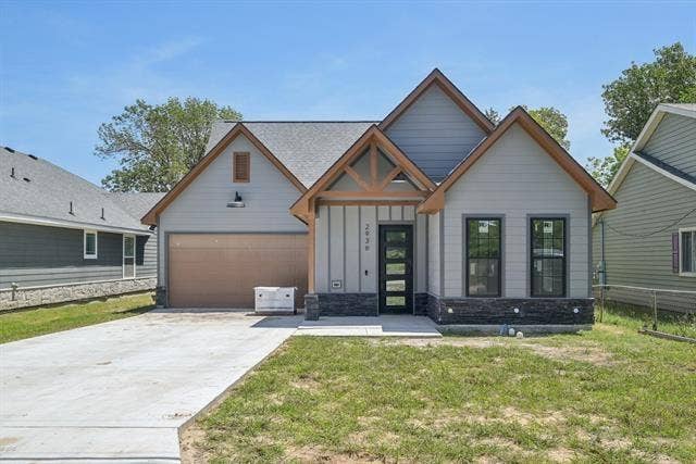 Property photo for 2936 Henry Road, Lancaster, TX