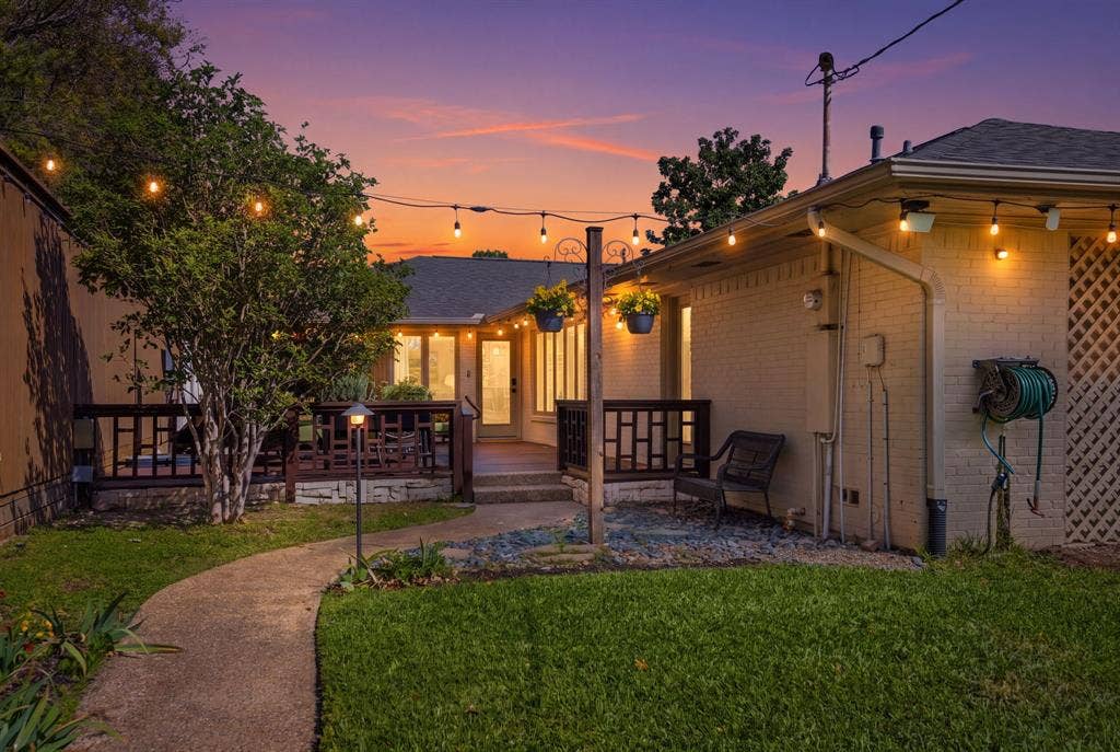 2223 Loving Avenue, Dallas, TX 75214