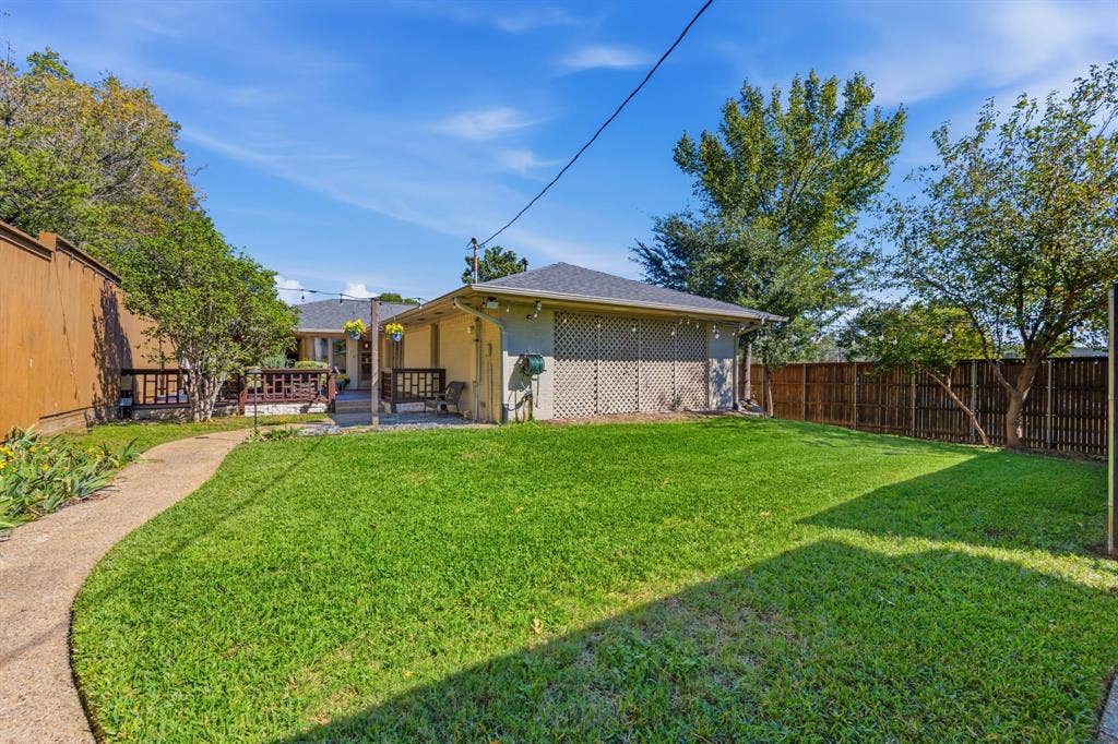 2223 Loving Avenue, Dallas, TX 75214