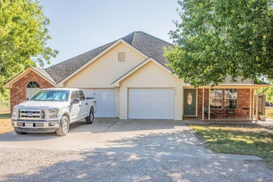 Property photo for 207 Roeser Street, Albany, TX