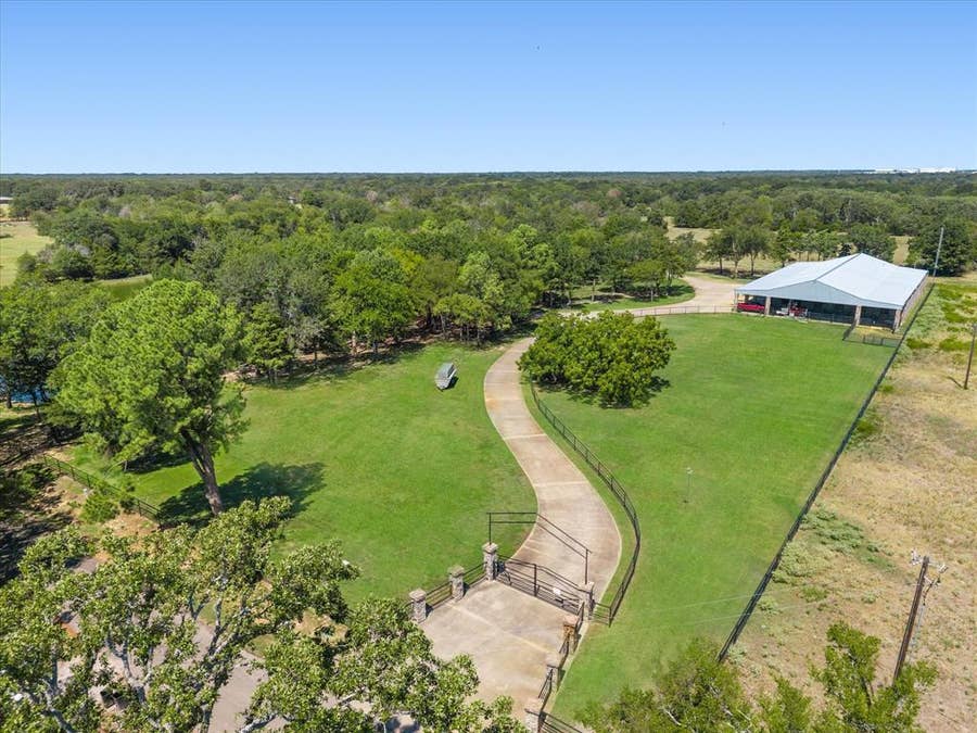 Property photo for 1276 County Road 3318, Greenville, TX