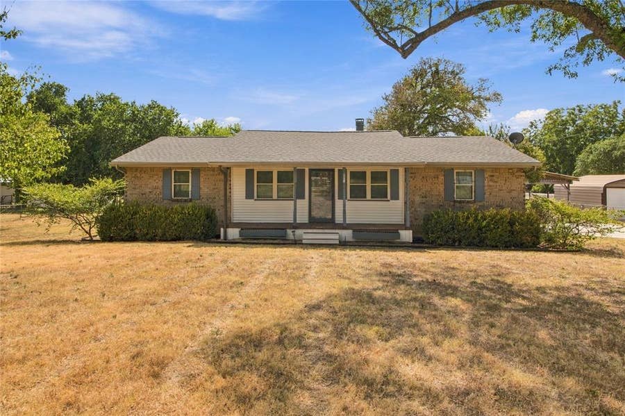 Property photo for 114 Bells Chapel Road, Waxahachie, TX