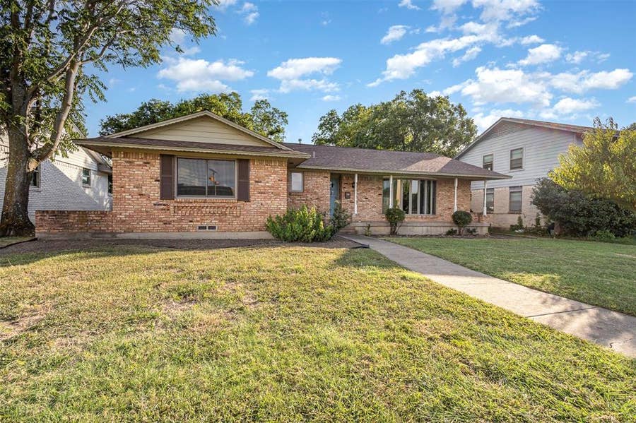 Property photo for 2640 Lakeland Drive, Dallas, TX