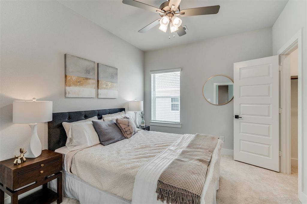 505 Mission Trail, #603, Arlington, TX 76010 Recessed lighting, ceiling fan with integrated lighting, window with blinds, paneled interior door, and light-toned carpet flooring