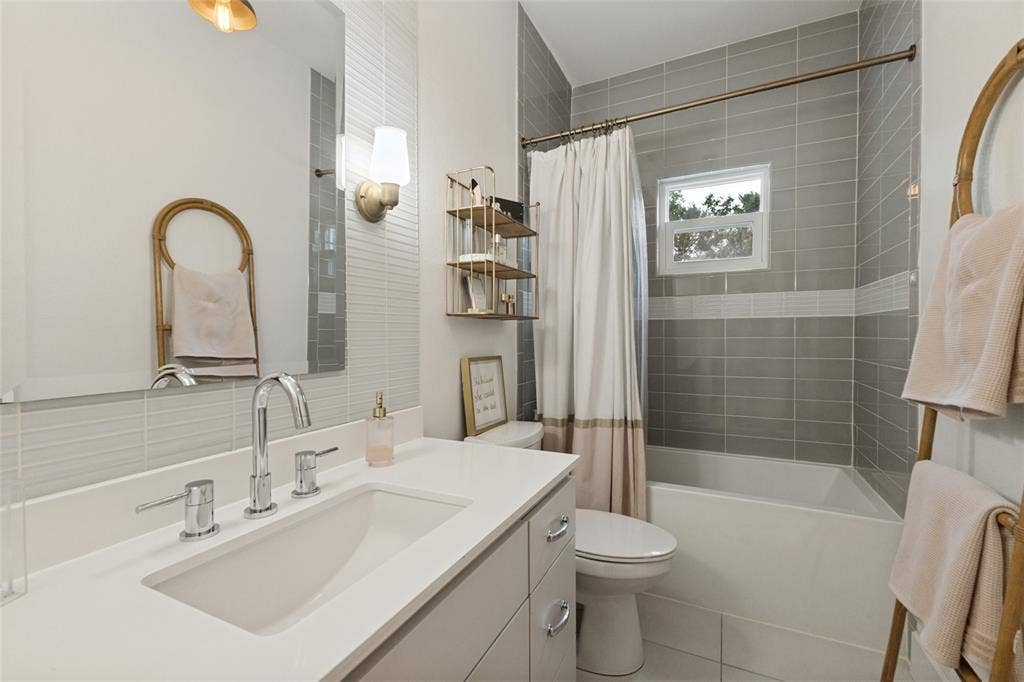 8350 Santa Clara Drive, Dallas, TX 75218 8350 Santa Clara Drive, Dallas, TX 75218