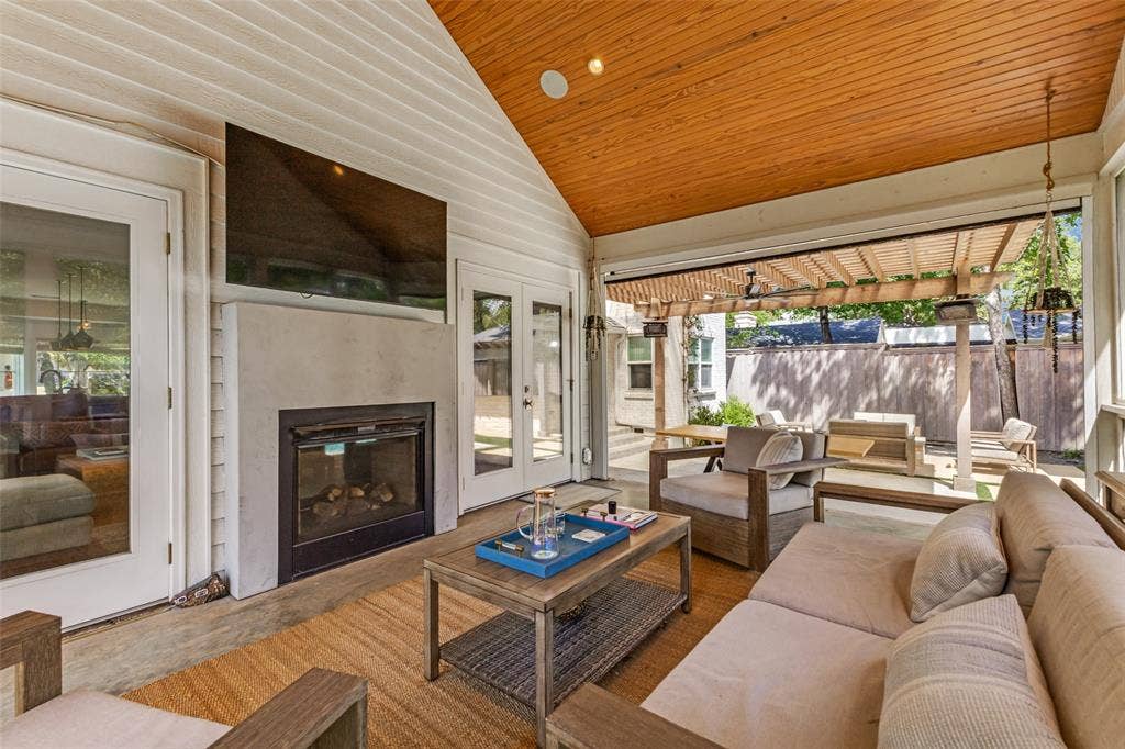 8350 Santa Clara Drive, Dallas, TX 75218 8350 Santa Clara Drive, Dallas, TX 75218