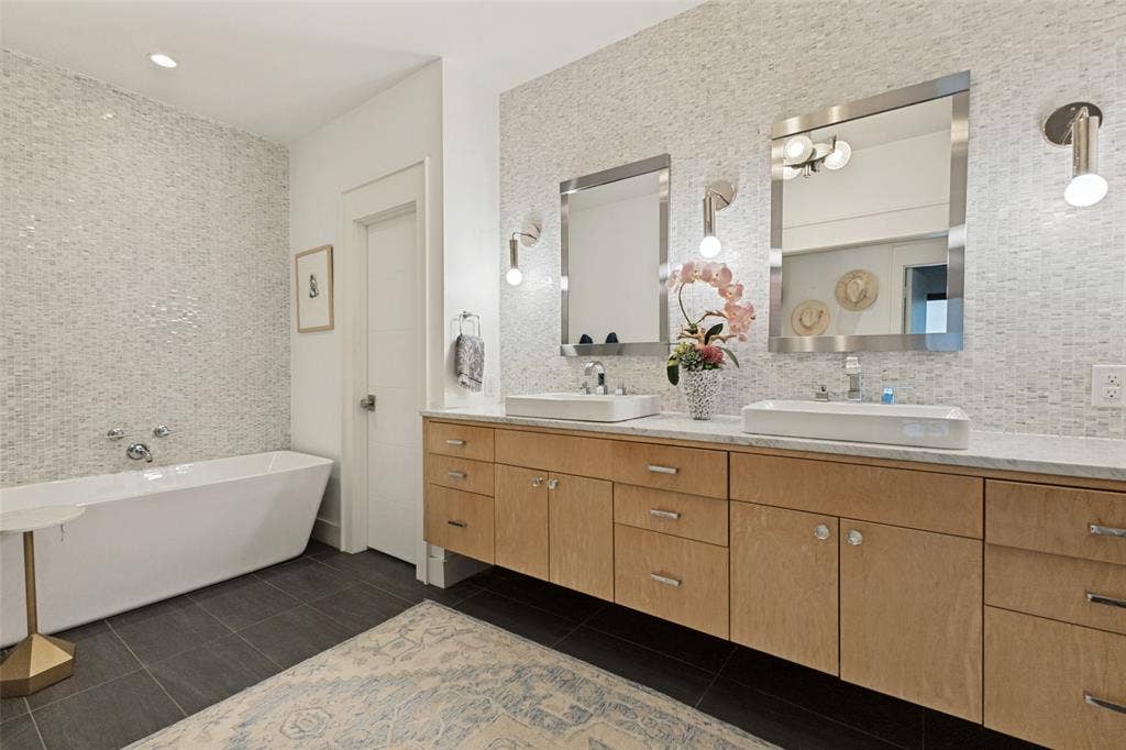 8350 Santa Clara Drive, Dallas, TX 75218 8350 Santa Clara Drive, Dallas, TX 75218
