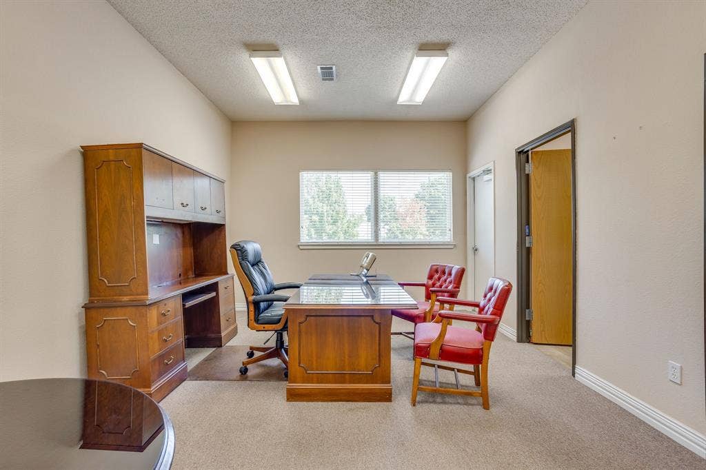 1415 E Belt Line Road, Carrollton, TX 75006 Neutral paint palette, natural light, recessed lighting, and carpeted flooring