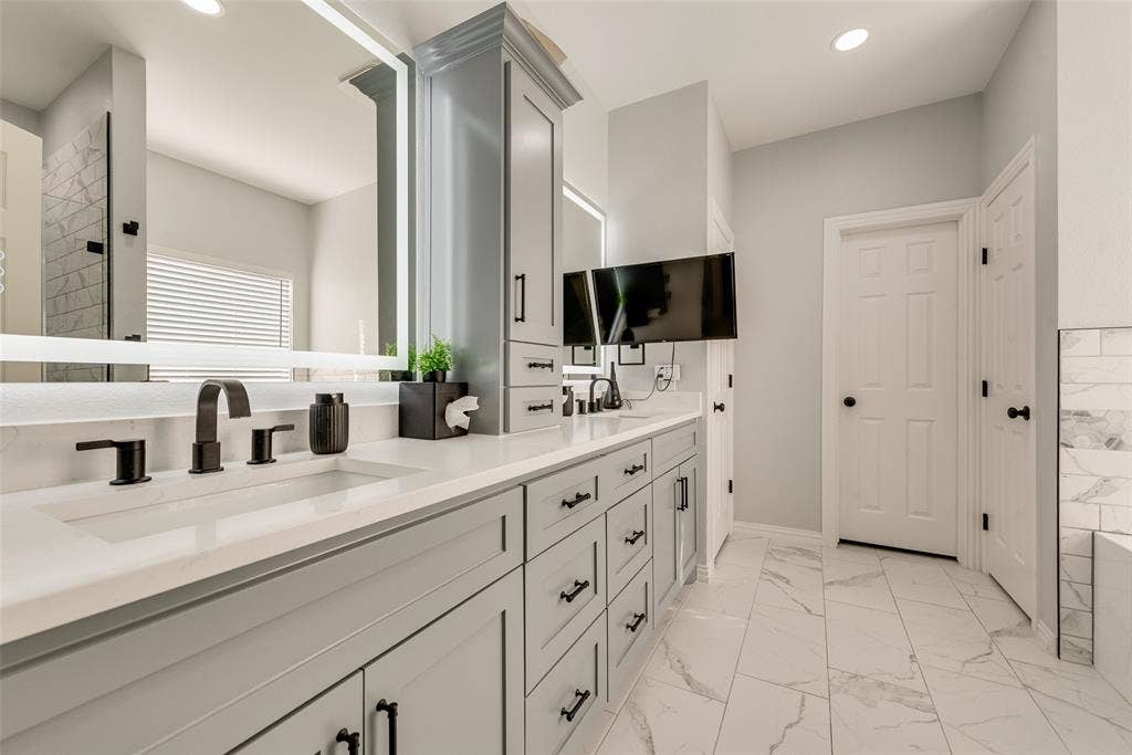 910 Elk Horn Drive, Midlothian, TX 76065 Newly remodeled primary bath