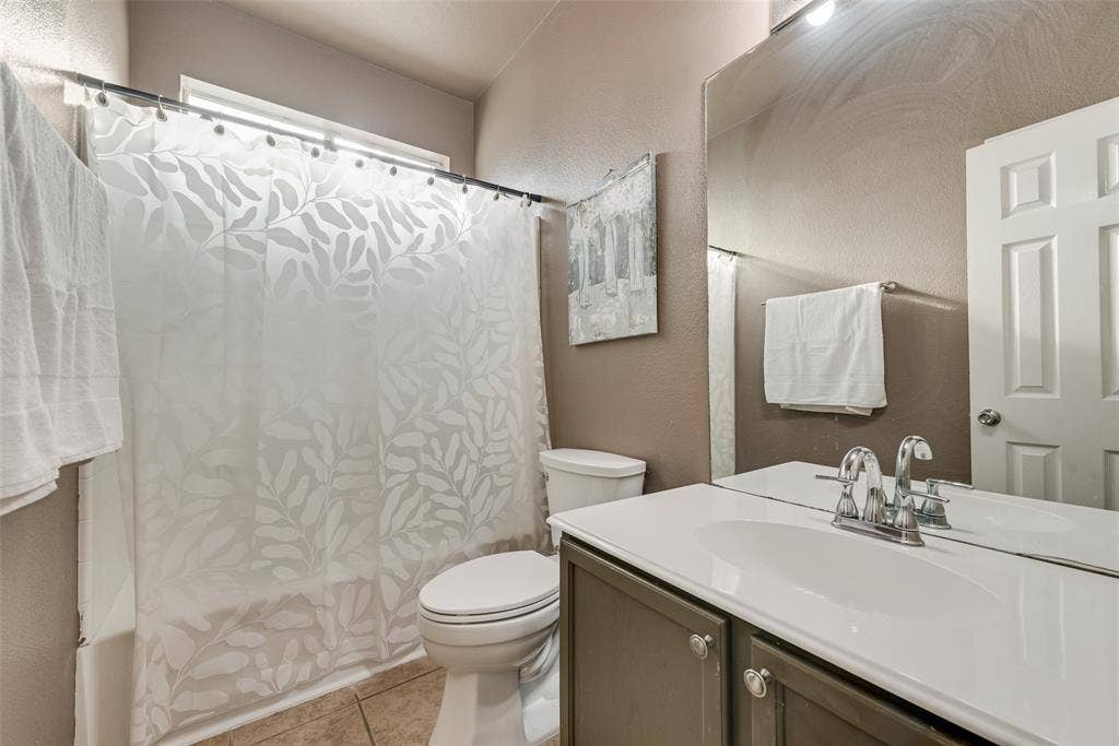 910 Elk Horn Drive, Midlothian, TX 76065 910 Elk Horn Drive, Midlothian, TX 76065
