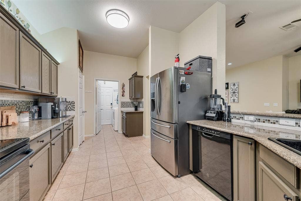 910 Elk Horn Drive, Midlothian, TX 76065 910 Elk Horn Drive, Midlothian, TX 76065
