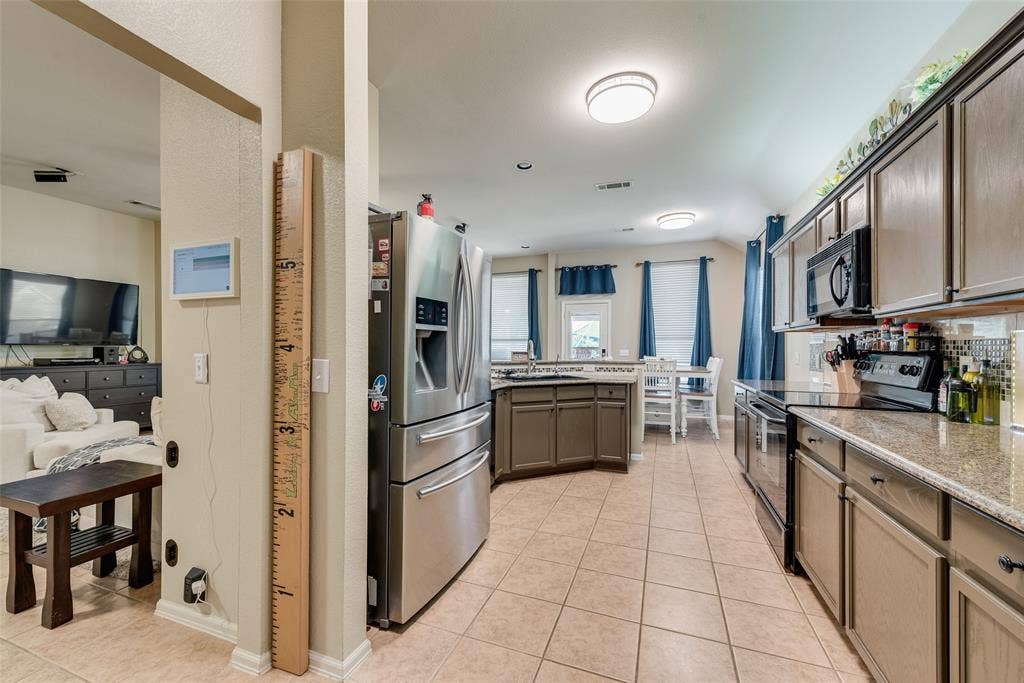 910 Elk Horn Drive, Midlothian, TX 76065 910 Elk Horn Drive, Midlothian, TX 76065