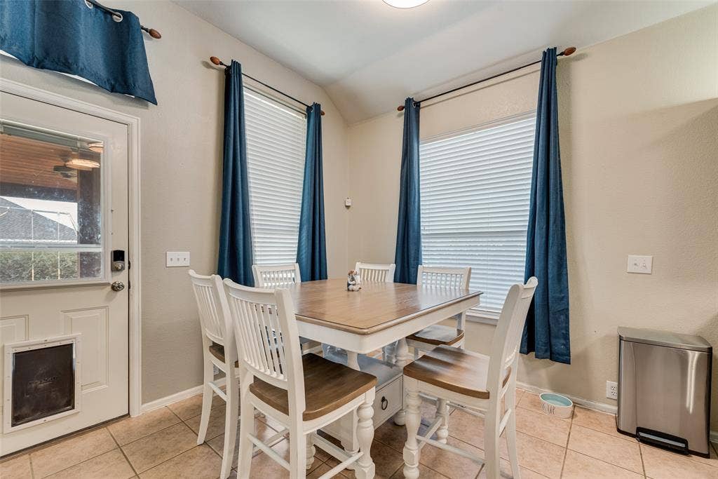910 Elk Horn Drive, Midlothian, TX 76065 910 Elk Horn Drive, Midlothian, TX 76065