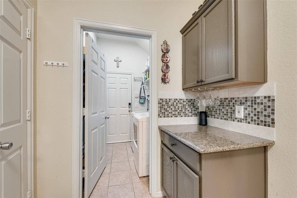 910 Elk Horn Drive, Midlothian, TX 76065 910 Elk Horn Drive, Midlothian, TX 76065