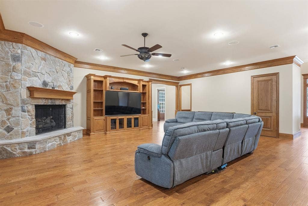 3814 Brighton Creek Circle, Tyler, TX 75707 3814 Brighton Creek Circle, Tyler, TX 75707