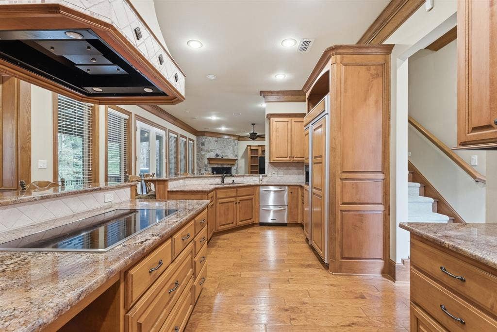 3814 Brighton Creek Circle, Tyler, TX 75707 3814 Brighton Creek Circle, Tyler, TX 75707