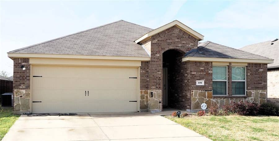 Property photo for 401 Wilson Way, Denton, TX