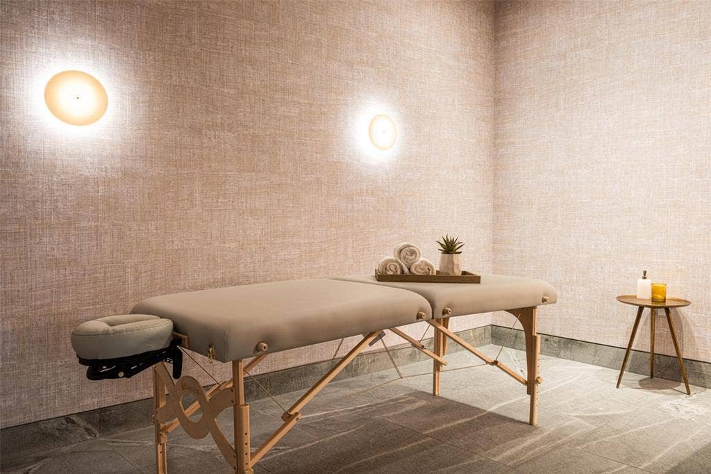 1747 Leonard Street, #2401, Dallas, TX 75201 Treatment Room