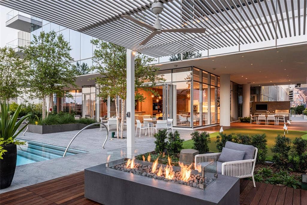 1747 Leonard Street, #2401, Dallas, TX 75201 Firepit and Terrace