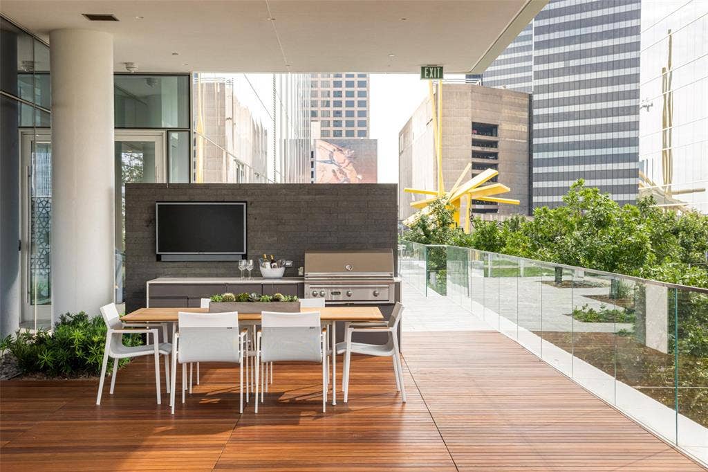 1747 Leonard Street, #2401, Dallas, TX 75201 Outdoor Grill